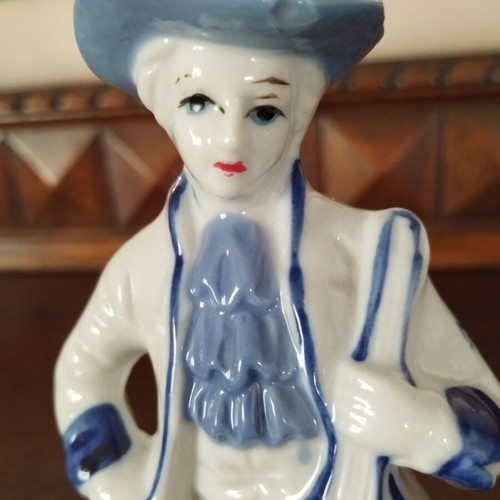 Vintage porcelain figurine musician troubadour 20cm like new