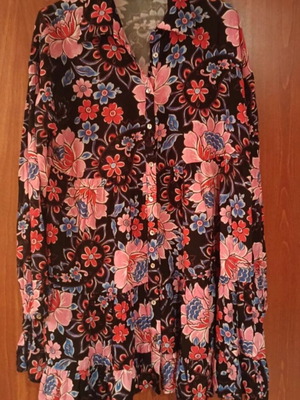 Zara shirt loose floral like new, size M