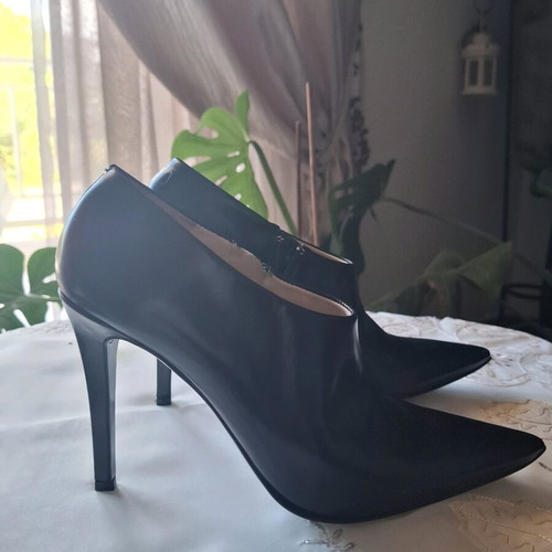 ZARA Vintage Black Ankle Boots with Mid Heel Like New Size 37