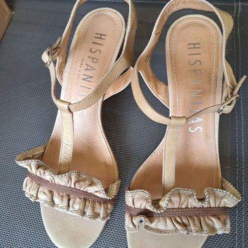 Hispanitas sandals size 40 like new, beige, minimal design