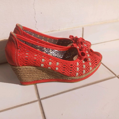 Safe Step coral platform shoes lightly used, size 38