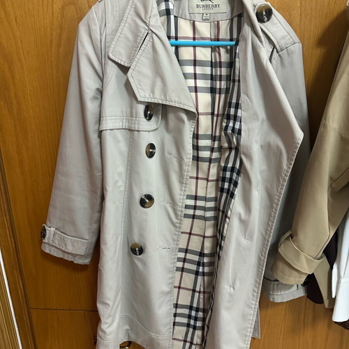 Burberry Coat like new, beige, size M fits small