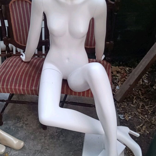 Mannequin doll for display or sewing new