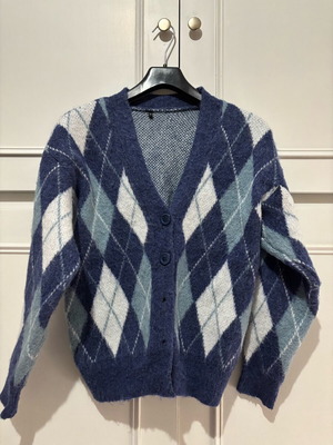 Trendyol cardigan small thick like new, white and blue