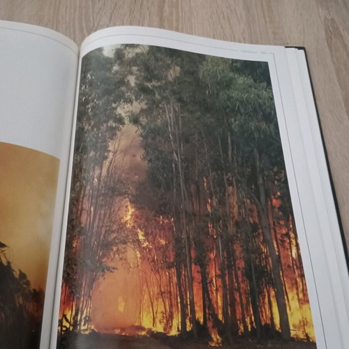 South Africa Magnificent Land book like new, English