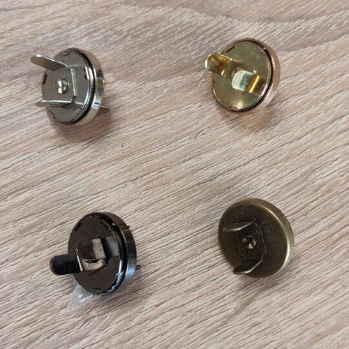 Strong magnet with legs new in various colors