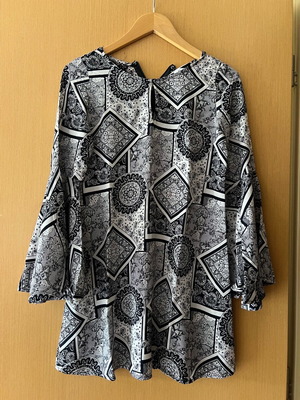 Women's mini dress used, two-tone geometric pattern, size S