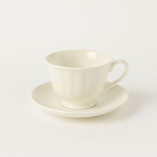 Wedgwood Queen's Ware Queen's Plain set of 6 cups with saucers like new
