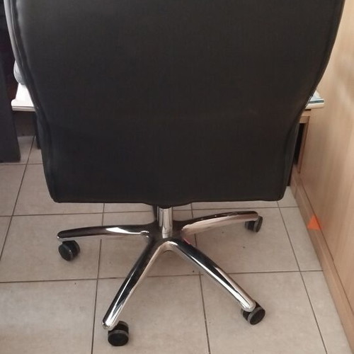 Black new executive office chair