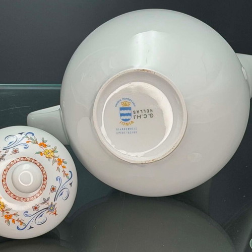 Vintage Ionia Porcelain Teapot like new, height 21 cm