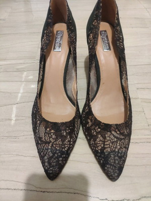 Lace pumps like new, size 41