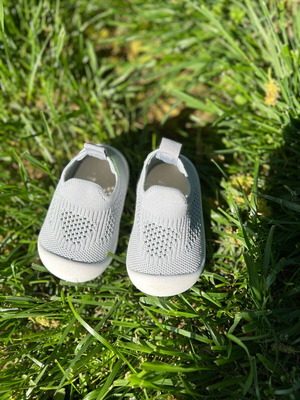 Children's spring shoes like new, size 11.5