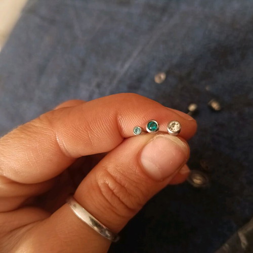 Earrings various like new, set with pearls and diamonds Jewelor