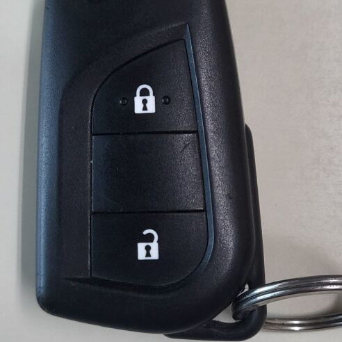 Peugeot 108 folding key 2 buttons like new