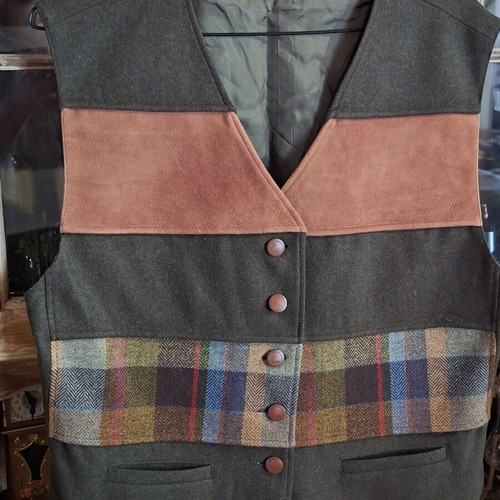 Wool vest vintage Austrian style, like new, size L