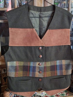 Wool vest vintage Austrian style, like new, size L