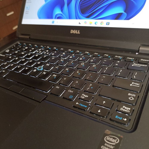 Dell Latitude E7450 i5 laptop like new, 8GB RAM, 128GB SSD, Windows 11