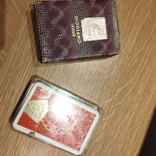 Collectible playing cards used, set of 2