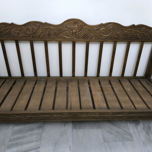 Skyrian sofa like new with cushions