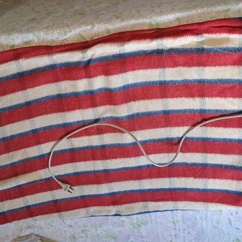 Electronic blanket used vintage, dimensions 1.57x0.60