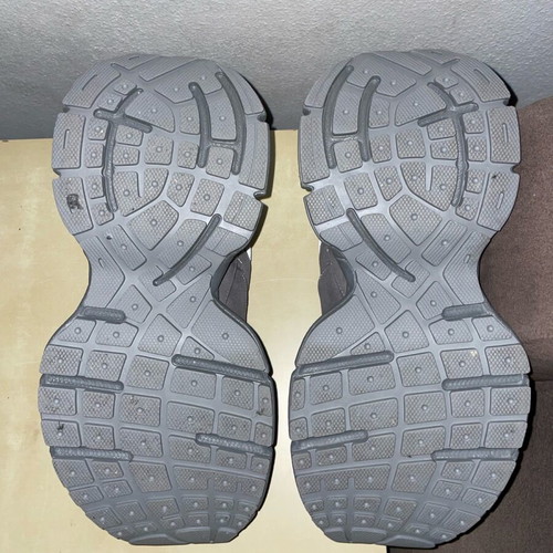 Balenciaga athletic shoes 44 EU new, gray with dust bag