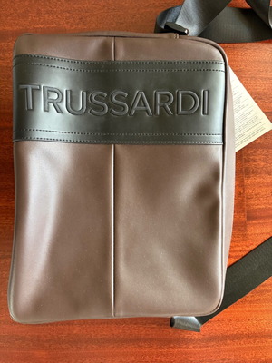 Τσάντα ώμου Trussardi καινούργια, καφέ