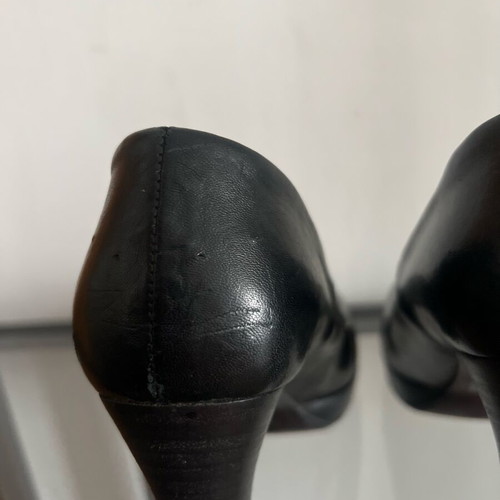 Black leather heels used, size 37