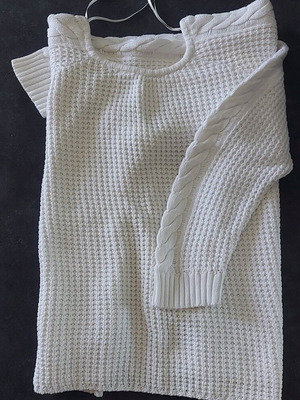 White knitted sweater used, size S