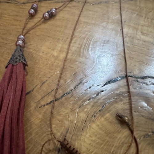 Necklace set 58cm boho-chic with burgundy faux leather cords and metallic beads like new