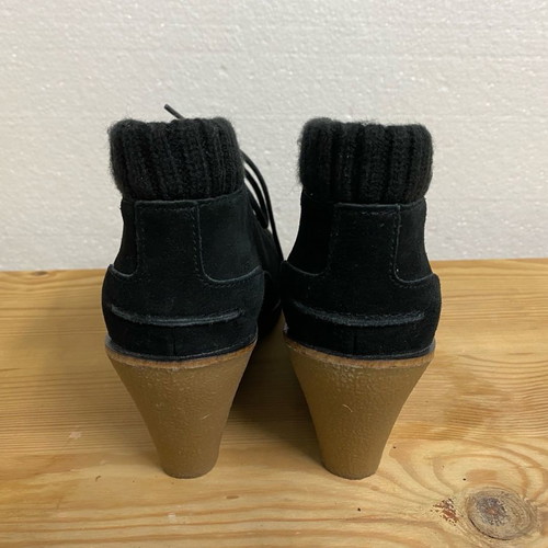 Lacoste black suede ankle boots used, size 38, with platform