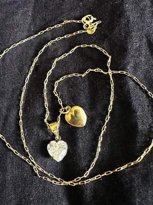 Vintage 14K gold necklace with two hearts