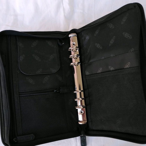 Eastpak fabric binder like new with rings and pockets