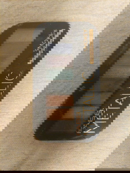 ΠΑΛΕΤΑ ΜΕΤΑΛΛΙΚΩΝ ΣΚΙΩΝ