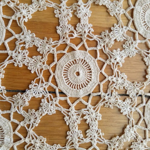 Beige rhombus table runner like new, handmade 1950s