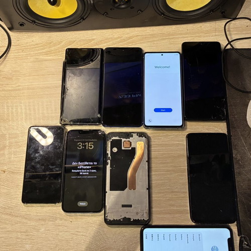 Phone lot of 9 used, various models with faults