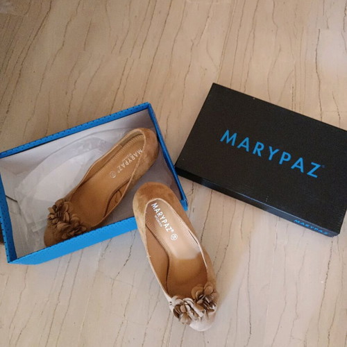 Beige suede pumps like new, size 38
