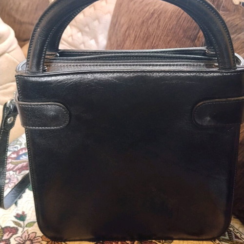 Vintage authentic leather bag Guy Laroche Paris used, black