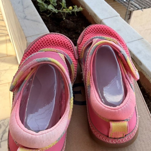 Ugg Australia girls' pink sandals size 28.5 EU UK10