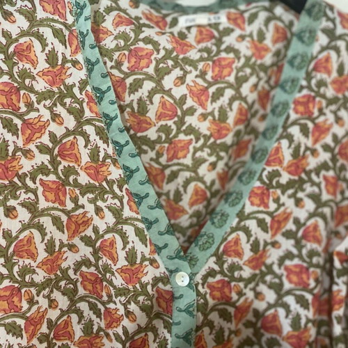 Natural Natura shirt with mint and coral floral pattern, 100% cotton