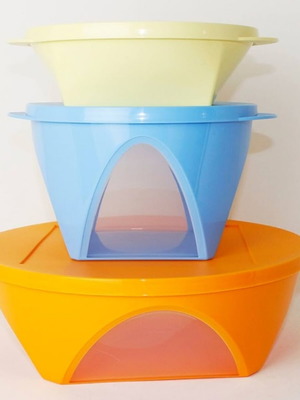 Tupperware set of 3 airtight and watertight bowls, new