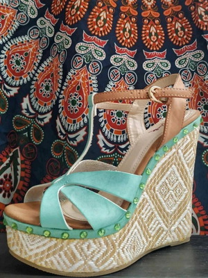 Boho wedges size 40 like new, beige and turquoise
