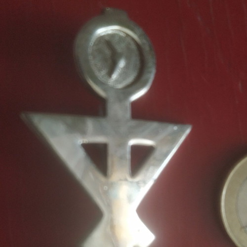 Vintage minimalist Clockman pin like new, silver