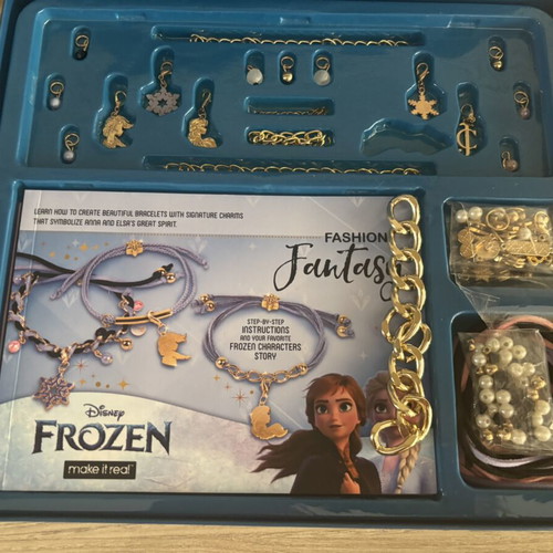 Make It Real Disney Frozen II Crystal Dreams jewelry bracelet set
