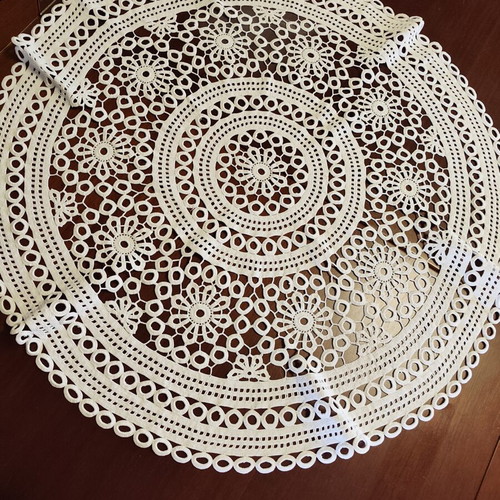 Handmade tablecloth 80 cm diameter like new