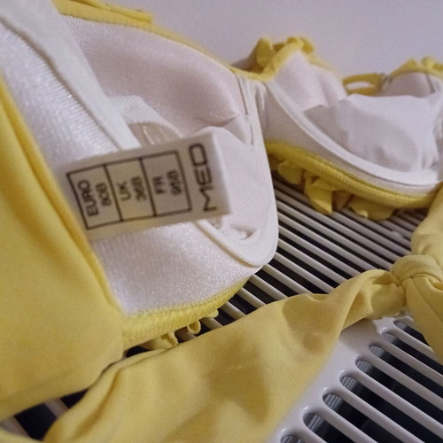 Yellow bikini like new, size medium