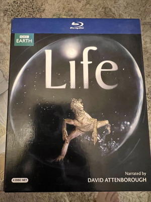 Planet Earth Life BBC Blu-Ray series like new with English subtitles