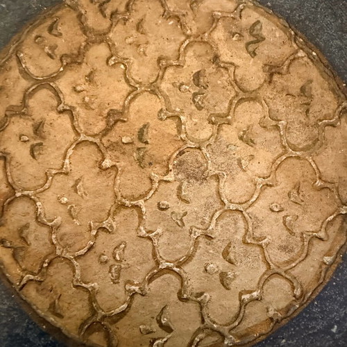 Vintage wooden tray used, 23cm diameter
