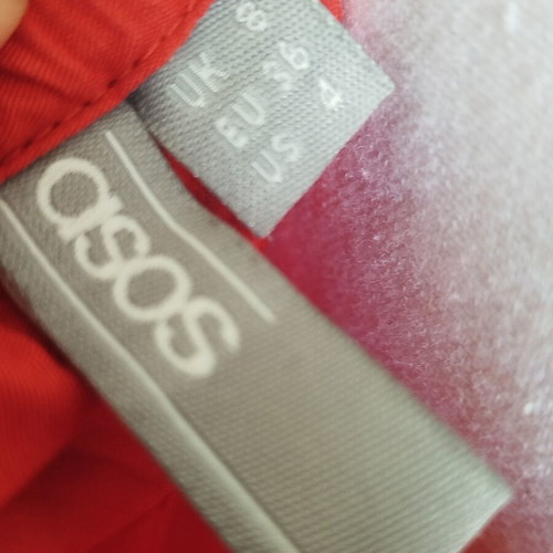Asos βαμβακερή μπλούζα σαν καινούργιο, νούμερο large, σχέδιο στους ώμους