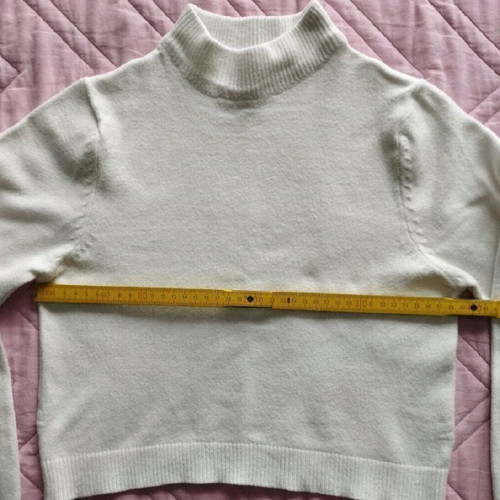 Knitted girls' sweater like new A.A UNDERWEAR