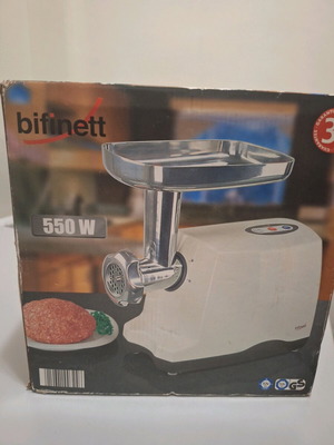 Κρεατομηχανή γερμανική καινούργια με εξαρτήματα για κουζίνα